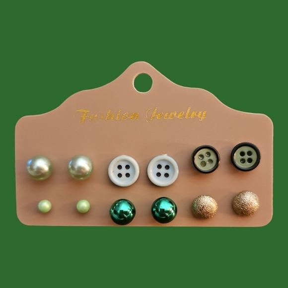 3/$20 Vintage Green Ball Button Post Stud Earrings - Picture 1 of 3